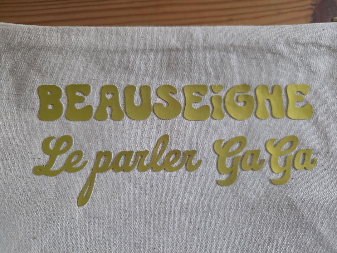 Trousse Écru avec soufflet – Parler Gaga